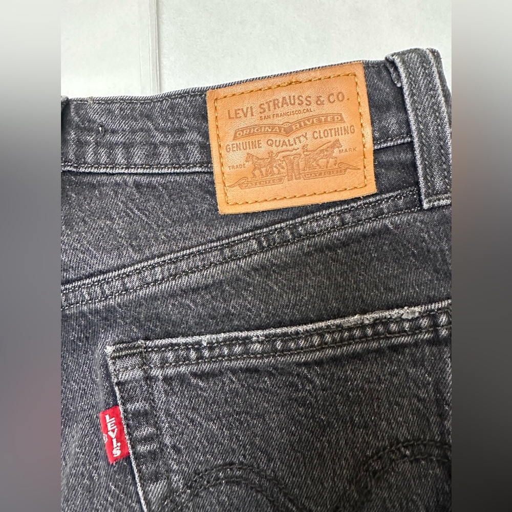 ⚫️Premium Levi's Ribcage Straight Jeans⚫️ - Picture 7 of 13